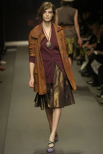 Look 10
